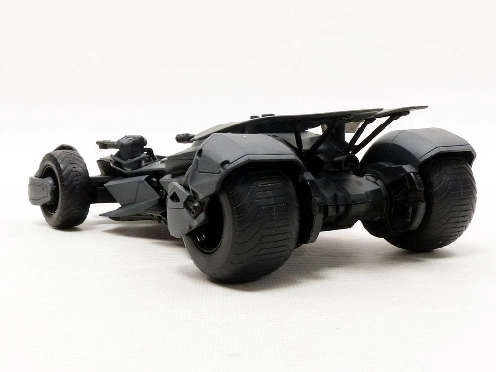 Toy Wonders Jada Toys DC Comic Justice League Batmobile With Tact Suit Batman Figure DC Comics 6 Toy Wonders Jada Toys DC Comic Justice League Batmobile With Tact Suit Batman Figure DC Comics