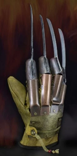 NECA Movies Nightmare On Elm Street (1984) - Prop Replica Freddy Glove 6 NECA Movies Nightmare On Elm Street (1984) - Prop Replica Freddy Glove