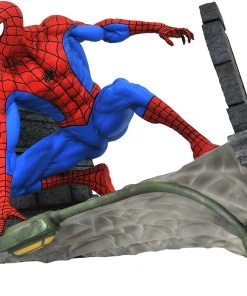 Diamond Marvel Comic Gallery: The Spectacular Spider-Man Webbing Diorama PVC Figure