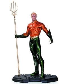 Diamond DC Comics Icons: Aquaman Figure (1:6 Scale)