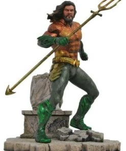 Diamond DC Comics - Gallery Aquaman 9-Inch Collectible PVC Statue