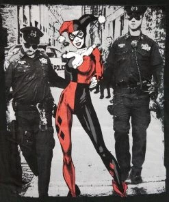 Changes DC Comics - Harley Quinn - Perp Walk Adult Fitted T-shirt