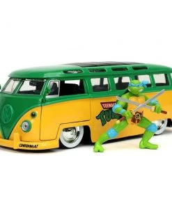 Toy Wonders Teenage Mutant Ninja Turtles 1:24 1962 Volkswagen Bus Die-cast Car With 2.75" Leonardo Figure