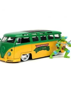 Toy Wonders Teenage Mutant Ninja Turtles 1:24 1962 Volkswagen Bus Die-cast Car With 2.75