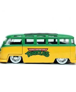 Toy Wonders Teenage Mutant Ninja Turtles 1:24 1962 Volkswagen Bus Die-cast Car With 2.75